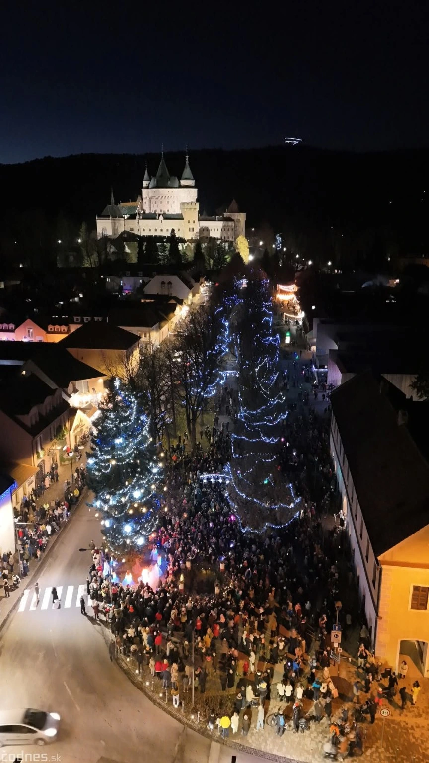 Advent in Bojnice from above, with the castle and illuminated square